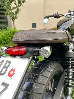 Triumph Street Twin - 12