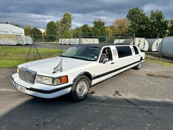 Limuzína Lincoln V8 - 12