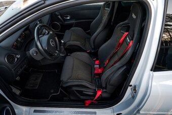 Clio III RS (Phase 2) Recaro - 12