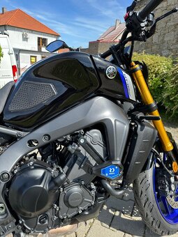 YAMAHA MT-09SP - 12