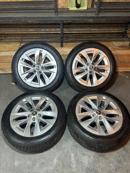 ALU Kola ŠKODA 5x112 R17 ROTARE Zánovní Zimní Pneu 205/55/17 - 12