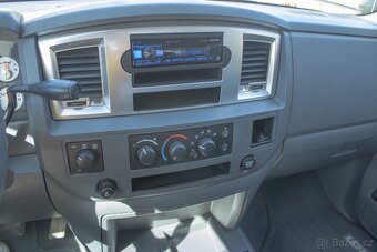 Dodge RAM 2500 - 12