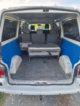 VW TRANSPORTER 8MÍST - 12