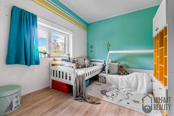 Prodej dvougeneračního domu 4+kk, 2+kk, zahrada 1.500 m2 , M - 12