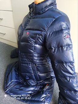 Bunda - kabát zn."MOUNTAIN EQUIPMENT" vel."M" - 12