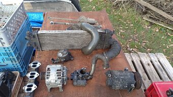 Dily z motoru Renault Trafic II 2.0dci 84kw 115ps 215tis - 12