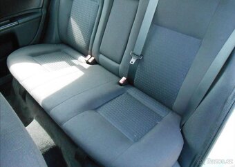 Ford Mondeo 1,8 92 kW Digiklima Serviska benzín - 12