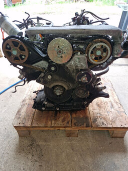 DÍLY MOTORU AUDI ŠKODA 2.5 TDI 120KW BCZ - 12