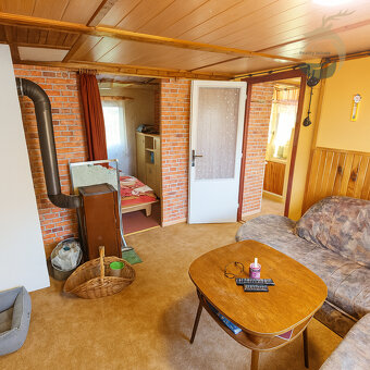 Chata u Hracholuské přehrady s možností trvalého bydlení - 12