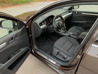 Škoda Superb 2,0 TDi CR DSG 4x4 Elegance - 12