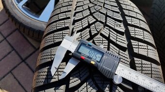 Zimní sada VOLKSWAGEN / ŠKODA 5x100 R18 pneu 215/45/18 4x9mm - 12