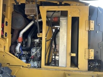 CAT 924G - 12