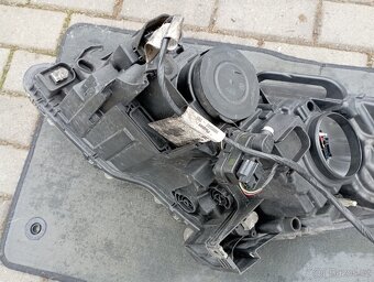 Pravý přední světlomet Peugeot 5008 - 12