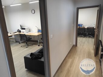 Prodej obchodních prostor 210 m² - 12