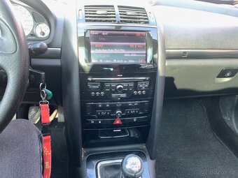 PEUGEOT 407 2,2 HDI 16V Premium Pack - 12