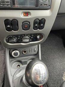 Dacia Duster 1.6i benzin  4x4 - 12