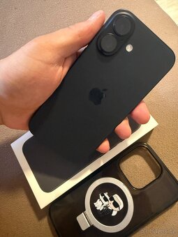 iPhone 16 - 12