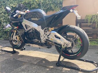Aprilia RSV4 - 12