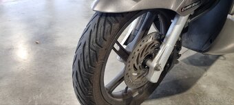 Skútr Honda 125PCX - 12