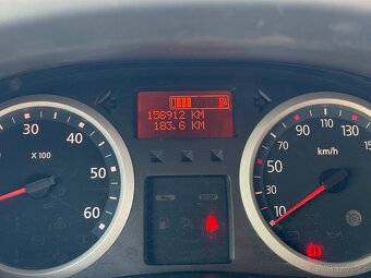 Renault Trafic 2.5 dCi, 9 míst, long - 12