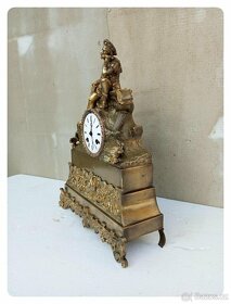 100 leté figurální mechanické bronzové krbové hodiny Francie - 12