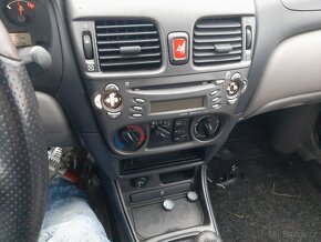 Nissan Almera 1.5 i Klima Model 2001 - 12
