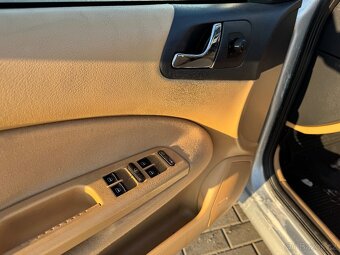 Škoda Octavia 2,0i 85kW ELEGANCE, nová STK - 12