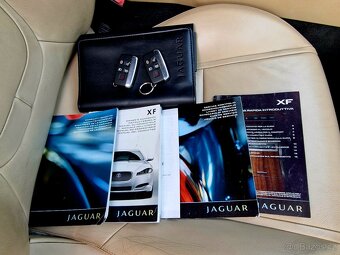 Jaguar XF Sportbrake - 12