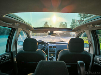 Peugeot 307 SW 2.0 HDI(100kw)7 míst Klima Panorama - 12