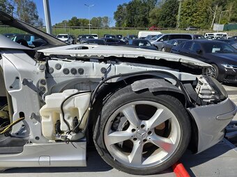 Mercedes-Benz SL 600, V12, částečně rozkraden - 12