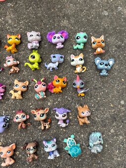 Littlest pet shop - 12