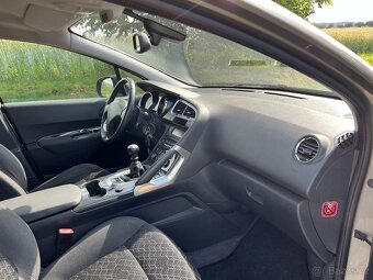 Peugeot 3008 1,2 PT 96KW rv 2015 naj. 115 tis  pěkná - 12