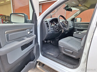 Dodge RAM 2500 - 12
