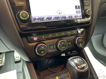 Škoda Octavia 3 RS 2,0 TSI DSG RS BIXEN PANO - 12