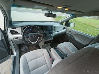 TOYOTA PREVIA/SIENNA LE 3,5 V6 2016  8  MÍST TOP STAV - 12