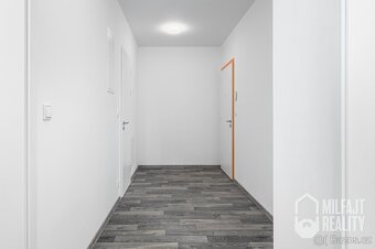 Pronájem, Byty 2+kk+2 balkony + parkovací místo,  65 m2 - Li - 12