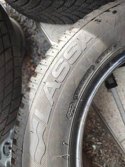 Prodám zánovní zimní pneu 185/65/15 2x Sailun 2xLassa - 12