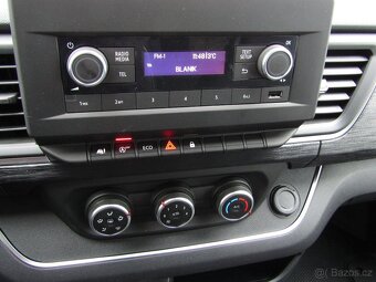 Renault Trafic III 2,0 dCi 110 kW/150k Combi Van 6 míst L2 - 12