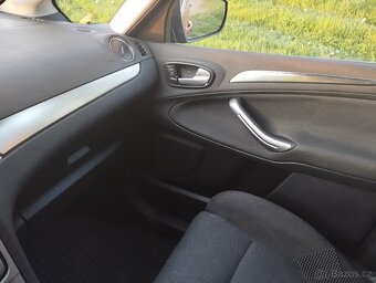 FORD S MAX 2.3 BENZÍN AUTOMATICKÁ PŘEVODOVKA 7 MÍST Model 20 - 12
