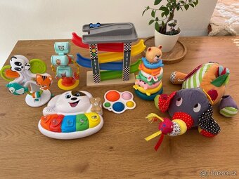 Výbavička pro miminko-fusaky,deky,hracky,oblečky - 12