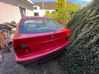 BMW E36 Compact HELLROT DOVOZ NĚMECKO - 12