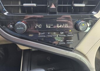 Toyota Camry 2.5-HYBRID-EXECUTIVE-ZÁRUKA - 12