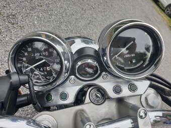 Suzuki GSX 750 - 12