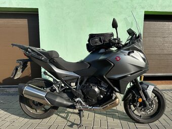 Honda NT1100 Manual - 12