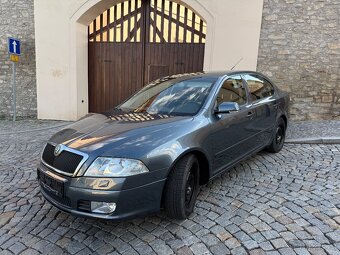 Škoda Octavia II 2.0FSi ČR 1.Maj Sport Navi Xenon - 12