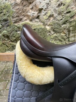 HNEDE SKOKOVE KONTAKTNI SEDLO EQUIPE EMPORIO POSEDLI 17,5/2 - 12