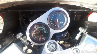 Suzuki GSXR 1100 - 12