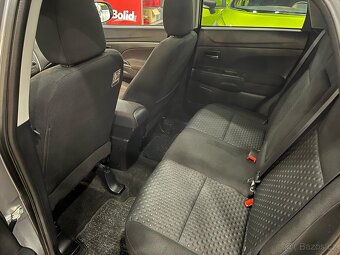 Prodám velmi zachovalé Mitsubishi ASX. - 12