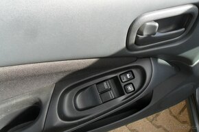 Niisan Almera 1.5i/72kW.r.2006, naj. 160.500 km - 12