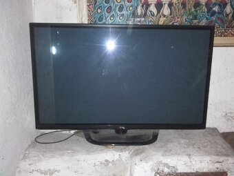 LG 50 PH660S 127cm - 12